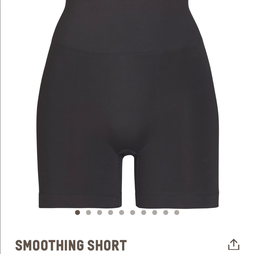 Skims Smoothing Short Soot/Size SMALL